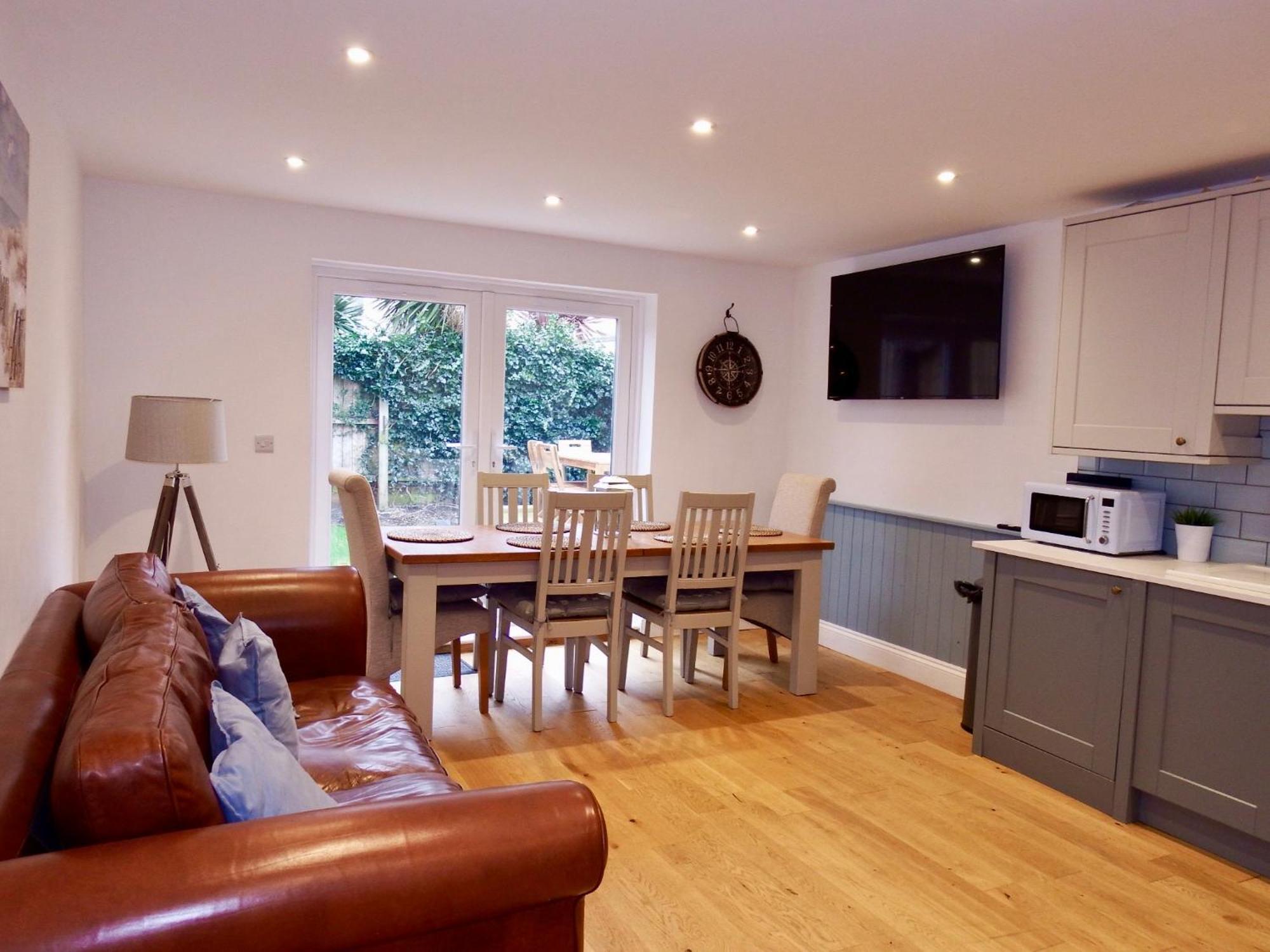 Newly Renovated 3 Bedroom Victorian Detached House Bournemouth Exterior photo